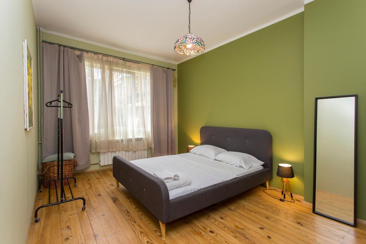 Colorful 2Bdr Apartment In The City Center Sófia Exterior foto