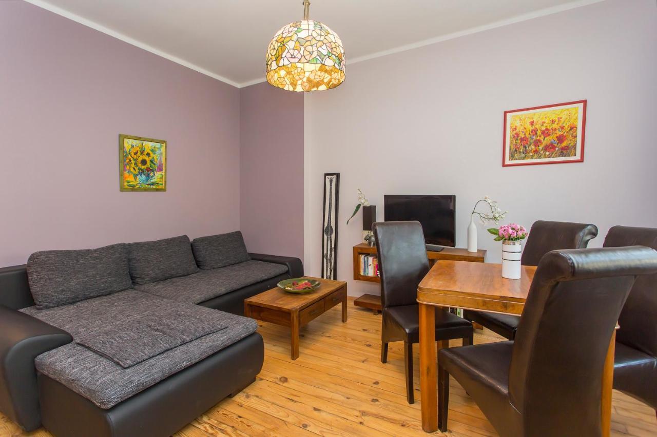 Colorful 2Bdr Apartment In The City Center Sófia Exterior foto